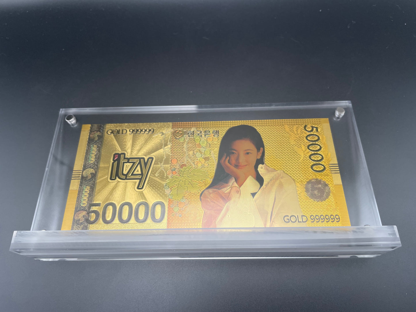 ITZY: 24k South Korean Won Gold Note